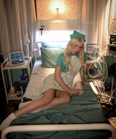 Aleyna Tilki model pornographic photo