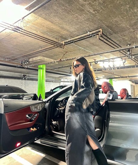 Cynthia Parker art model pics