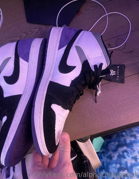 alphacollegejock star naked photo