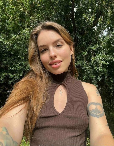 mallennnna pornographic star image