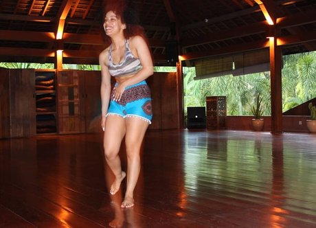 Feelinfree free model picture