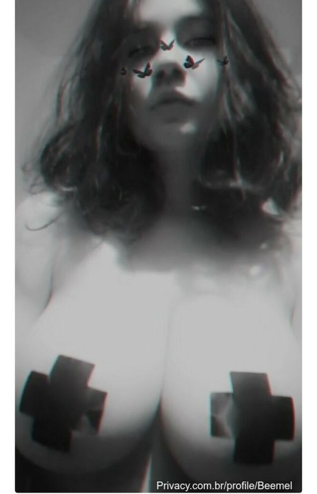 Abeia Mel pornstar sexy pictures