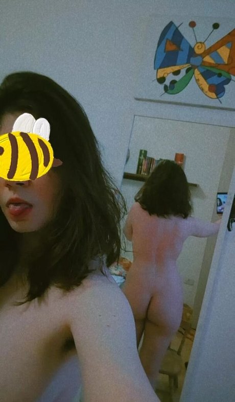 Abeia Mel sexy star pics