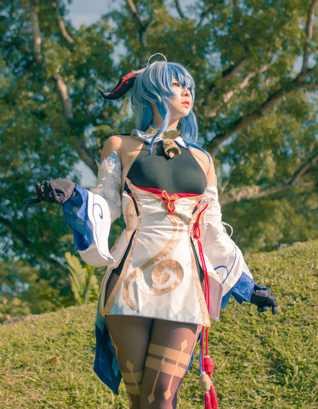 ritheania c hot model pics