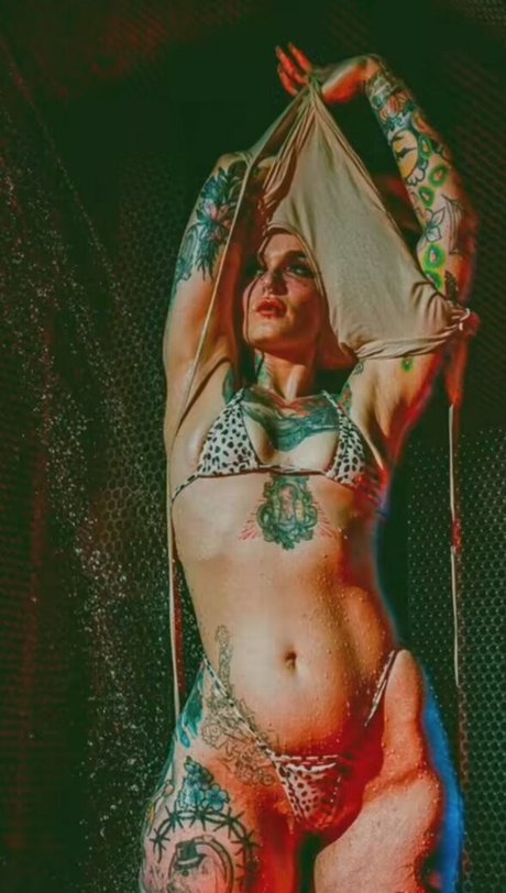 Katie Hollow adult star photos