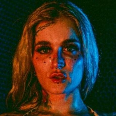 Katie Hollow model pretty image