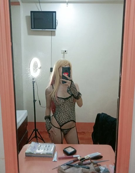 Takayeaki pornstar naked image