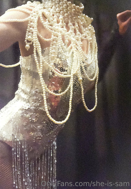 she is sam model sexy pics