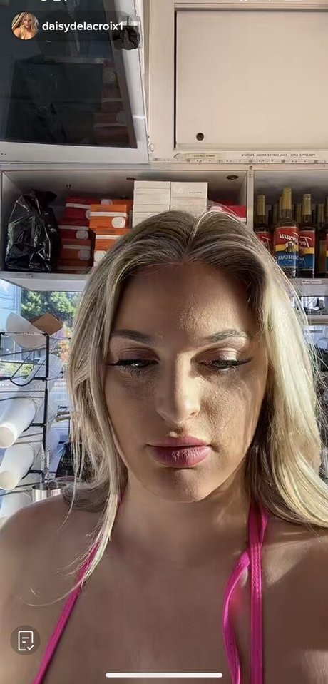 Daisy Delacroix hot model photo