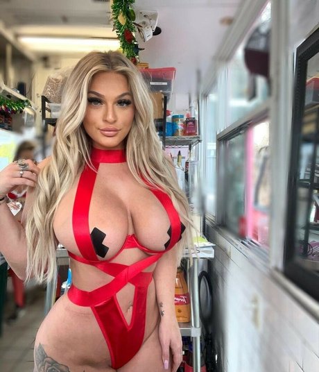 Daisy Delacroix pornographic actress photo