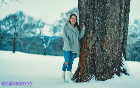 chlobodyyy nudes model photos