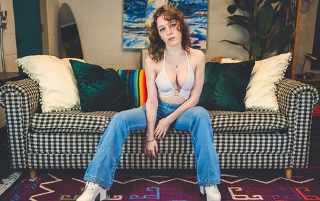 chlobodyyy porn star image