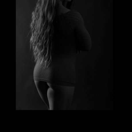 Muscle Marie model naked pic