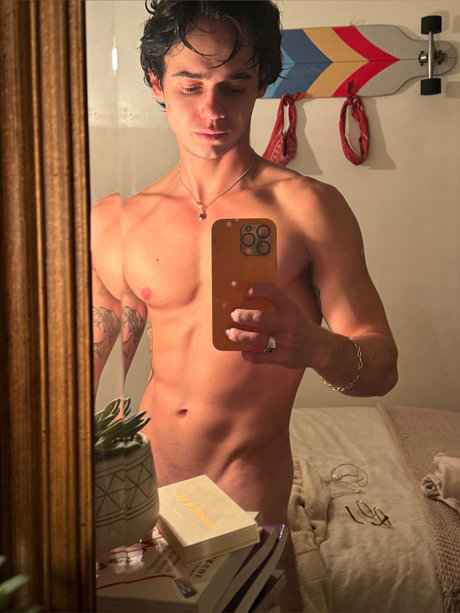 Munino top star pictures