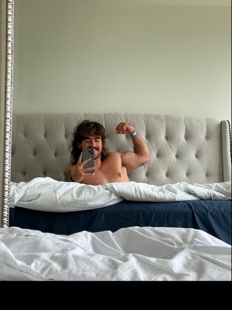 Jace Davey star hd photo