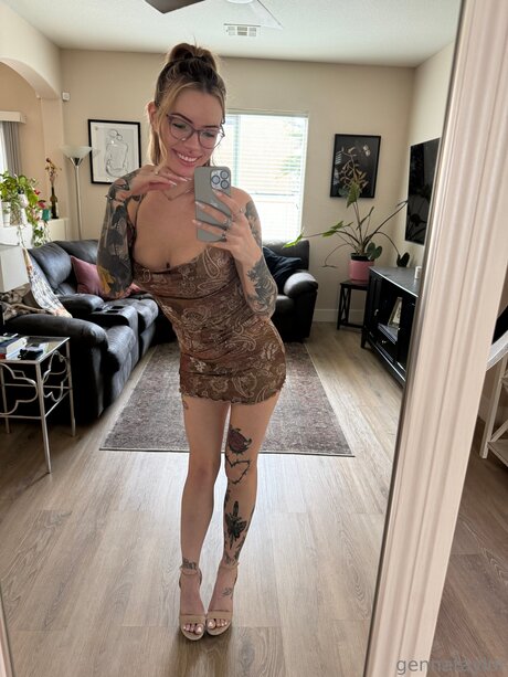 genna_ model xxx image