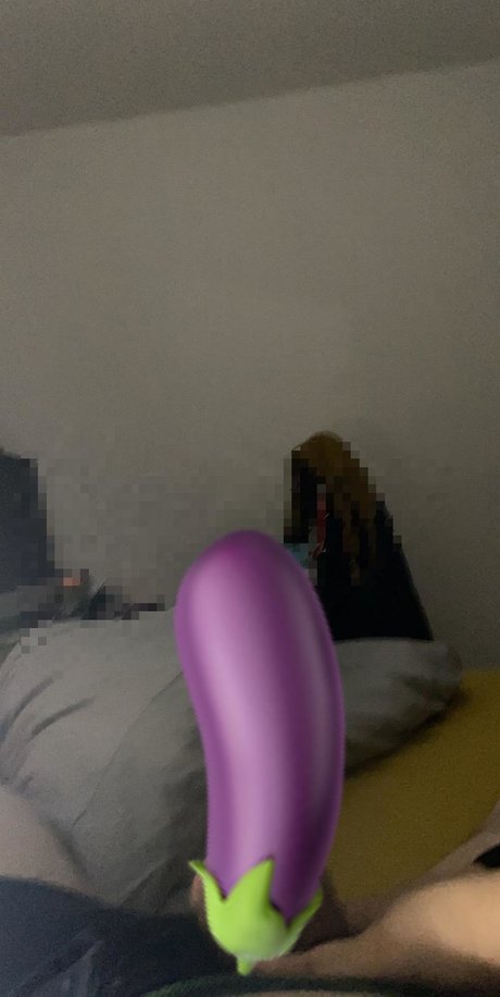 Shy Gay Cub nice actress picture