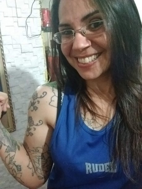 GataMaromba sexy model galleries