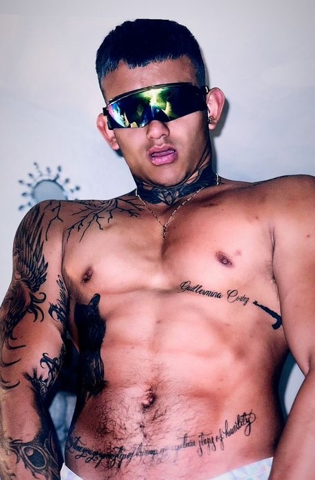 Dylan L pez_ art star pic