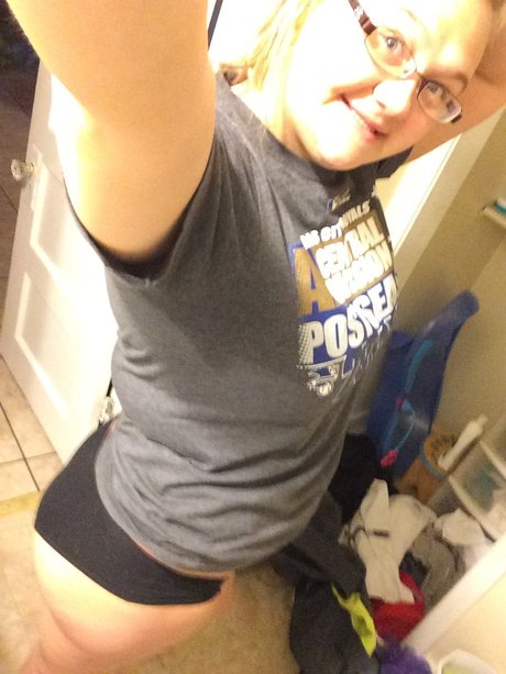 Escape Pixie model porn gallery