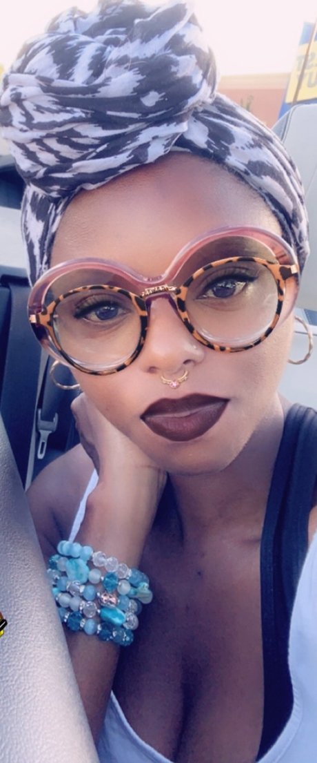 Geneva s Closett sex model pic