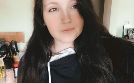 Ethaynia model adult photo