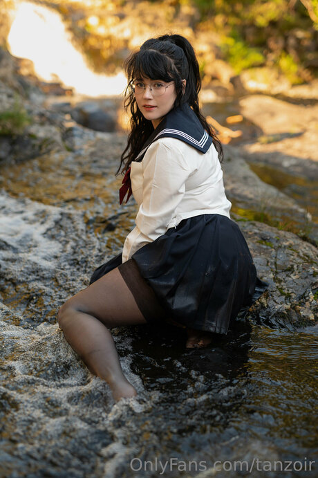 Ecchizoir porn model picture