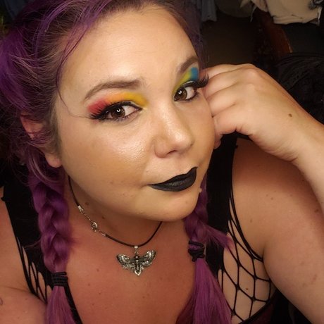 Emily Snow model beautiful pics