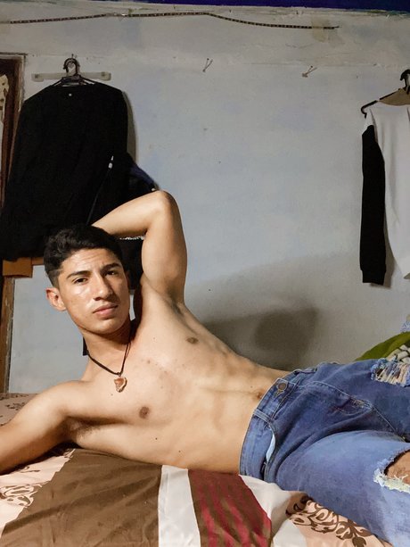 Edgar Su rez nude model galleries