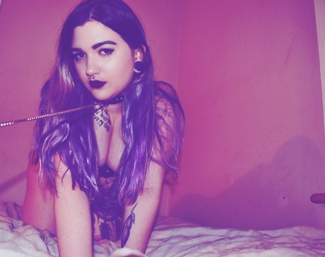 Ms Violet Lane star nude pic