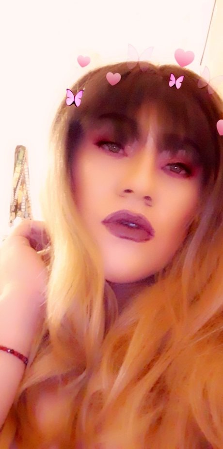 TS Riley nice pornstar images