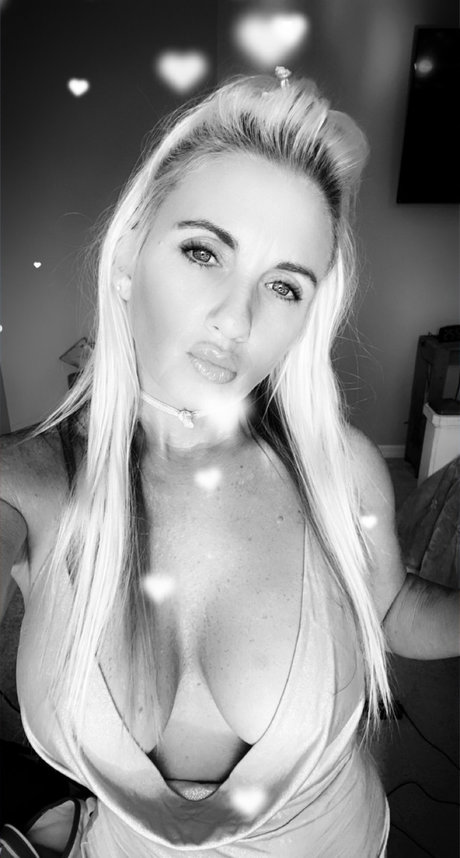 MSNOLENURSE erotic actress img