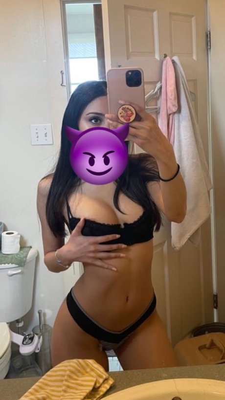 Ms Nadia pornstar adult pic