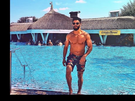 Mysterious Patrick pretty pornstar pic