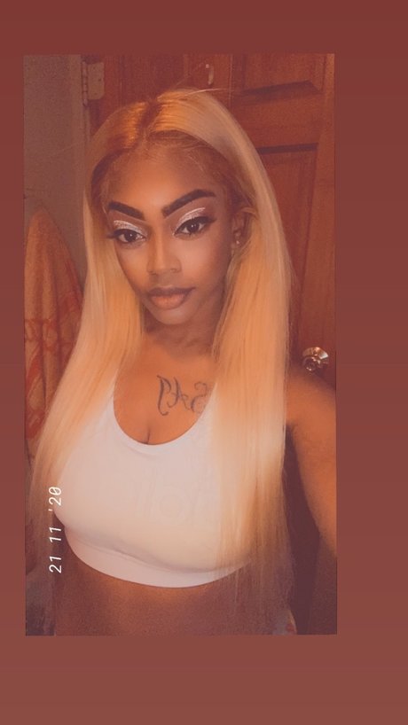 Myia Byia nudes model img