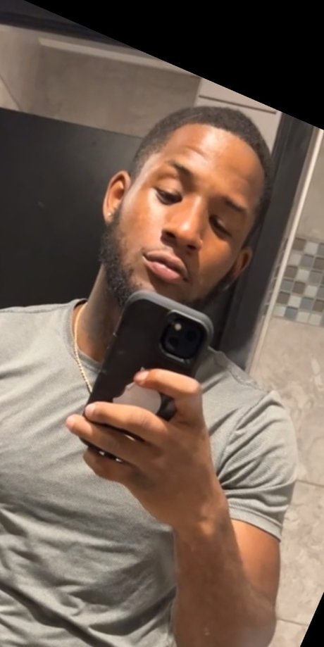 Long Pipe Lee model sexy photos