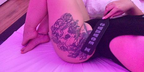 Goddess Divi sexy star pictures