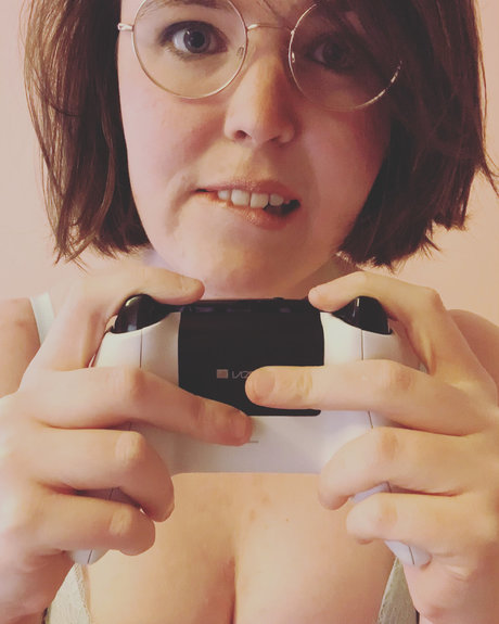 Gal on Games naked pornstar gallery