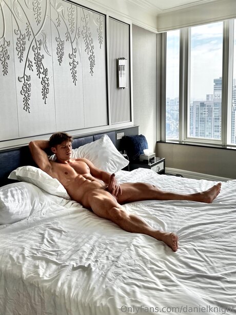 Daniel Knight sexy star pic