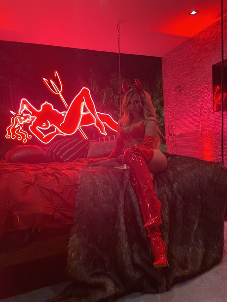 Emma Tyrell pornstar free images