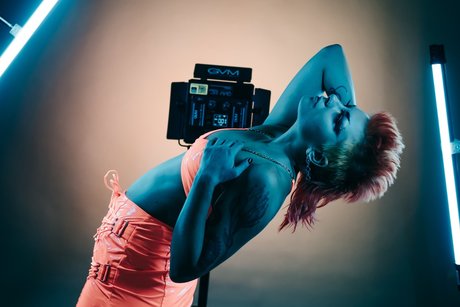 Mx Violet naked model images