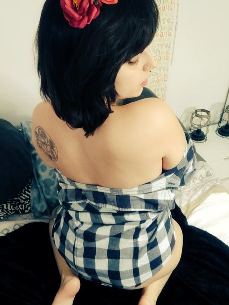 Naia98 star nude pics