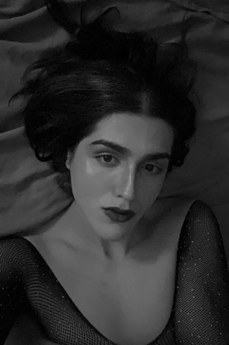 TS Dominique nude model image