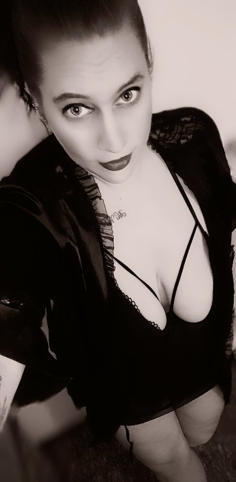 Caithy_ naked star pictures