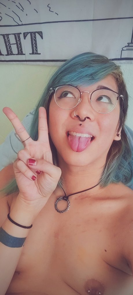 Fang_ naked model image