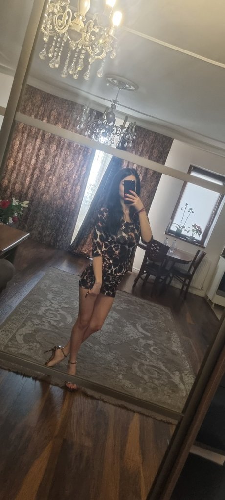 Sexy D lices naked model img