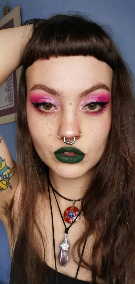 1riv model nice photo