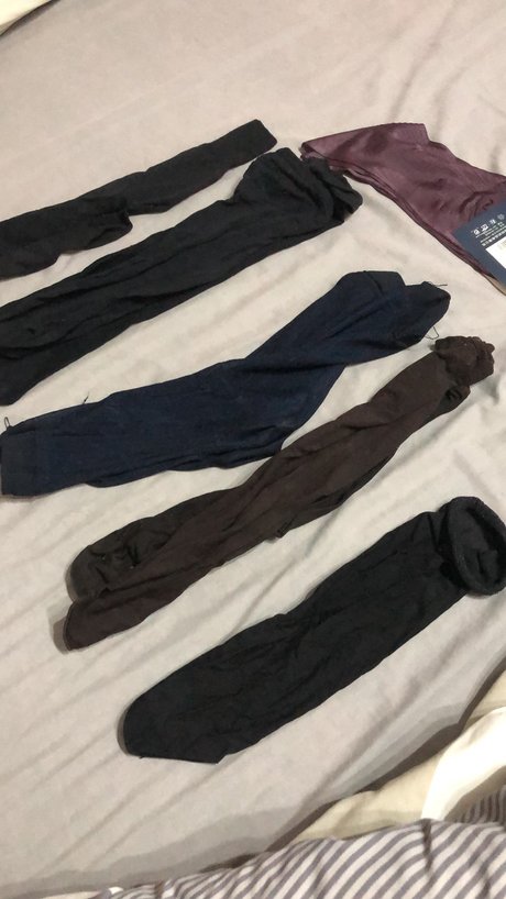 MySuitShoesPorn model hot pics