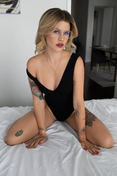 Caressa renoir sex pornstar photos