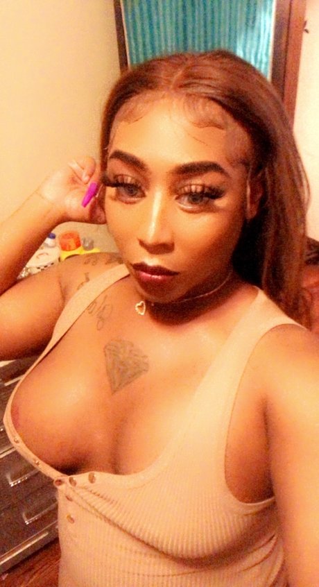 ToxiQ nude pornstar gallery